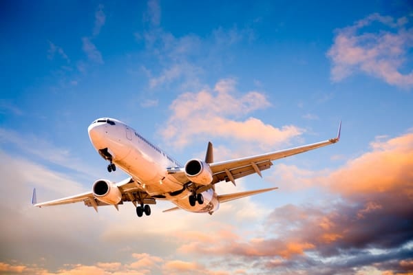 なぜ飛行機の飛ぶ理由は「未解明」と言われるのか？